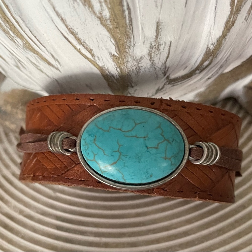 Turquoise and leather bracelet